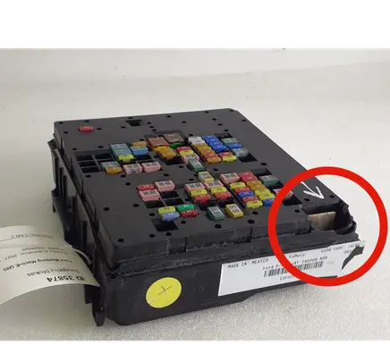 Ford Mustang Mach-E Fuse module LJ8T14D068NAB 11F020BTUM LJ8T-14D068-NAB