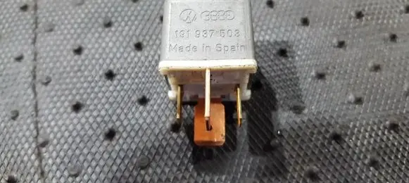 Volkswagen Polo III 6N 6N2 6NF Other relay 191937503 4RA003510-58
