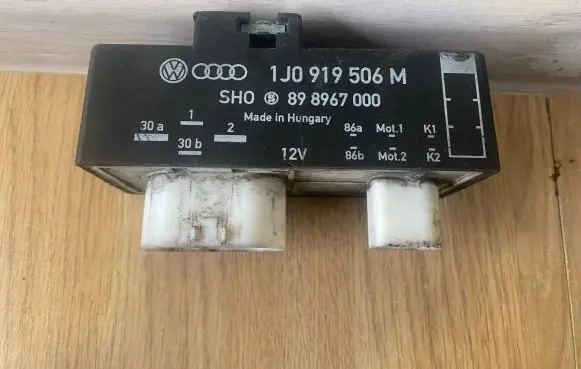Volkswagen Polo IV 9N3 Coolant fan relay 1J0919506M 898967000