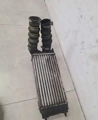 Citroen DS5 Intercooler radiator 9684212480 M144105