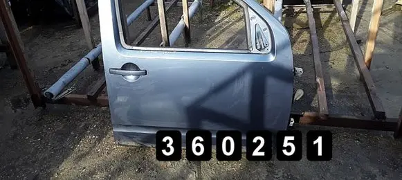Nissan Pathfinder R51 Front door