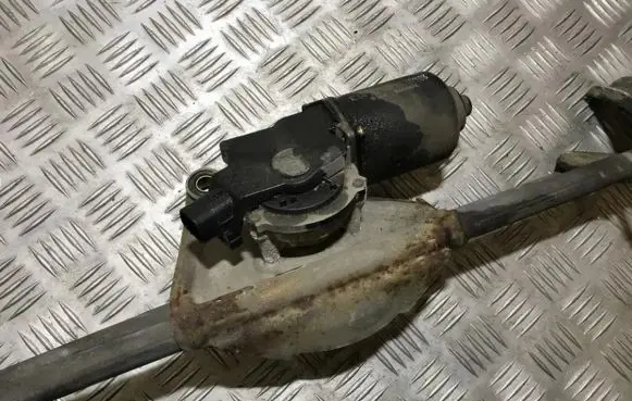 Toyota RAV 4 (XA20) Wiper motor 8511042130 85110-42130