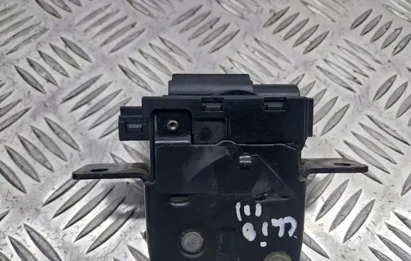 Renault Clio III Engine bonnet/hood lock/latch loop/hook 8200947699