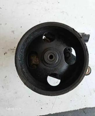 Nissan X-Trail T30 Power steering pump 1Z104147