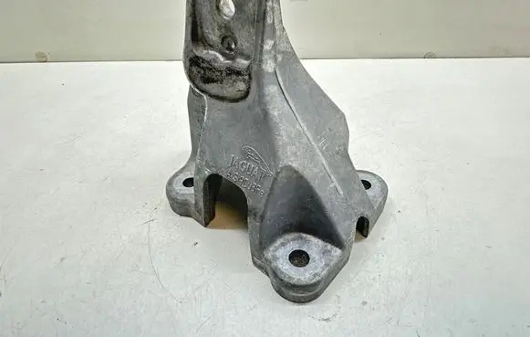 Jaguar XE Engine mounting bracket GX736061FB