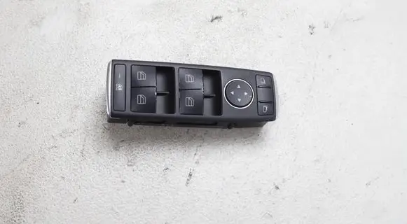 Mercedes-Benz CLA C117 X117 W117 Electric window control switch A1669054300