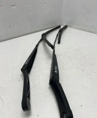 Volkswagen Polo V 6R Front wiper blade arm 6R1955409A 6R1955410A
