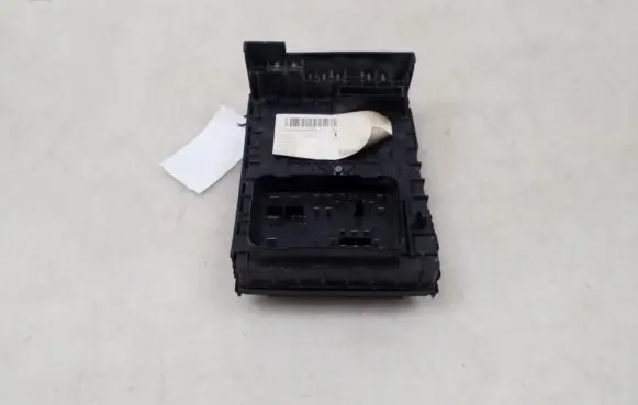 Volkswagen Tiguan Fuse module 1K0937125