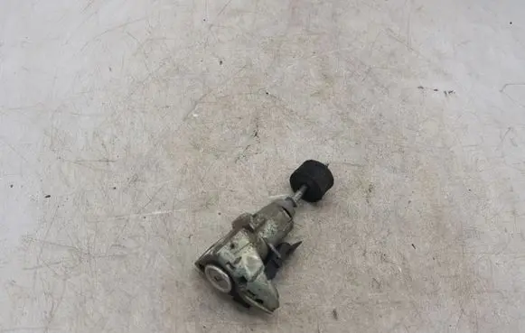 Mercedes-Benz C W203 Front door lock (next to the handle) NOCODE