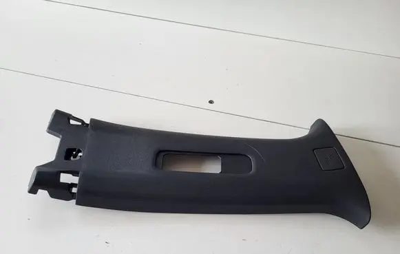 Nissan Juke II F16 Seat belt trim 769136PA0A