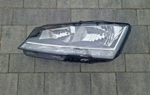 Skoda Fabia Mk3 (NJ) Headlight/headlamp 6V1941015D