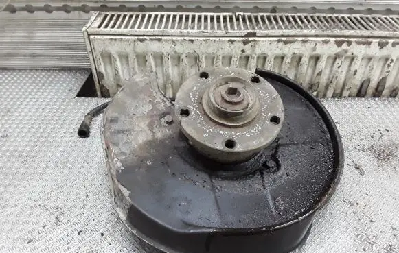 Audi A8 S8 D2 4D Rear wheel hub spindle/knuckle 