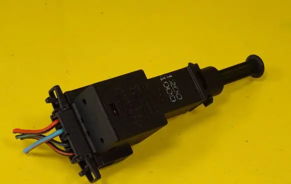 Skoda Fabia Mk1 (6Y) Brake pedal sensor switch 1J0945511A