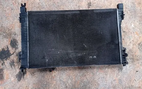 Mercedes-Benz CLK A209 C209 Coolant radiator a2035002403