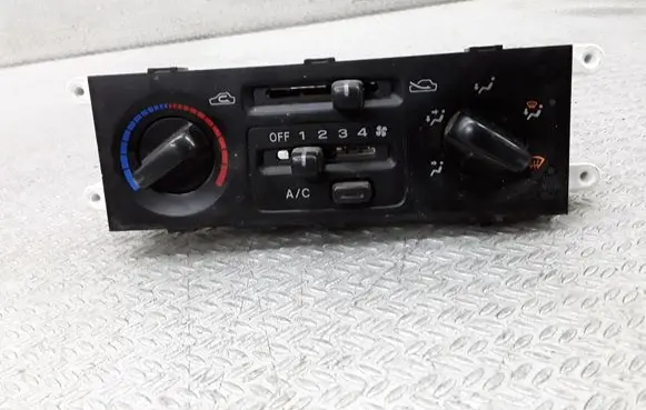 Subaru Forester SF Climate control unit