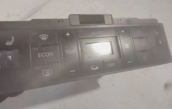 Audi A4 S4 B5 8D Climate control unit 8D0820043N H33D580000 5HB00790804
