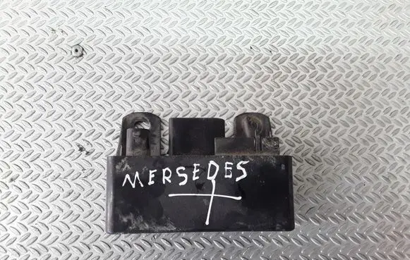 Mercedes-Benz C W202 Glow plug pre-heat relay