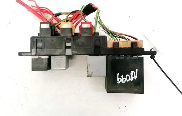 Audi A6 S6 C5 4B Fuse box set 8L0941822A 896083000