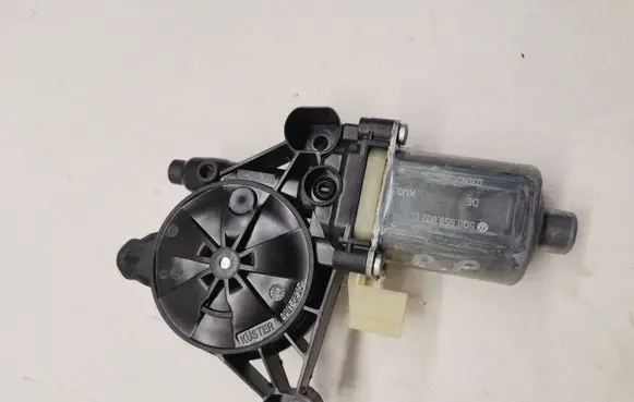 Porsche Macan (95B) Front door window regulator motor 5Q0959802