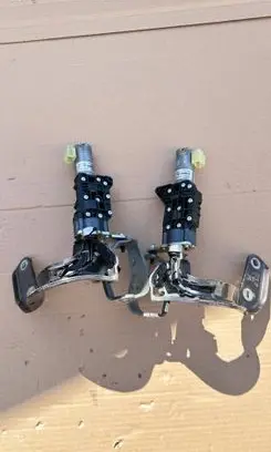 Audi Q7 4M Tailgate/trunk/boot hinge 4M0827300B 4M0827299B 4M0829852A