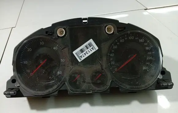 Volkswagen PASSAT B6 Speedometer (instrument cluster) 