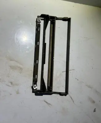 BMW 5 E39 Radio/GPS head unit trim 8247302