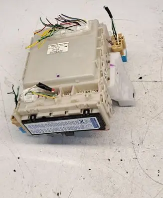 Toyota Prius (XW20) Fuse module 9711A 8273047290