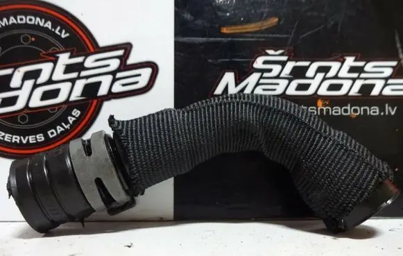 Skoda Octavia Mk2 (1Z) Breather/breather pipe/hose 038103493AC