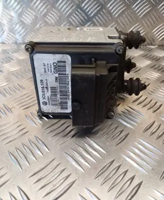 Volkswagen PASSAT B6 ABS Pump 3C0614109 16420301A 16420501