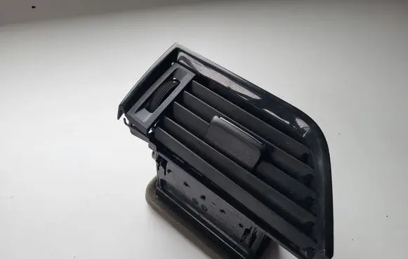 Skoda Octavia Mk3 (5E) Dashboard side air vent grill/cover trim