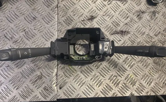 Volvo S80 Indicator stalk 8666597