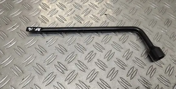 Toyota Avensis T270 Wheel nut wrench 