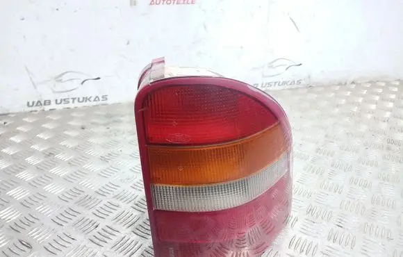 Ford Mondeo MK II Rear/tail lights 91025