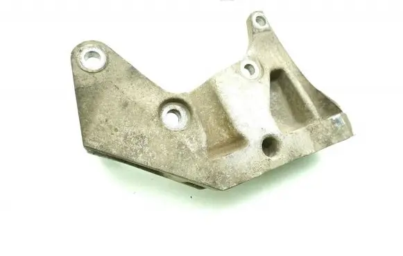Engine mount vacuum valve