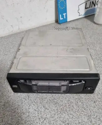 CD/DVD changer