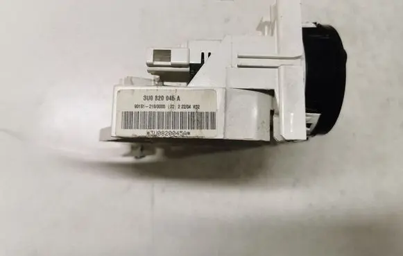 Skoda Superb B5 (3U) Climate control unit 3U0820045A 90151216