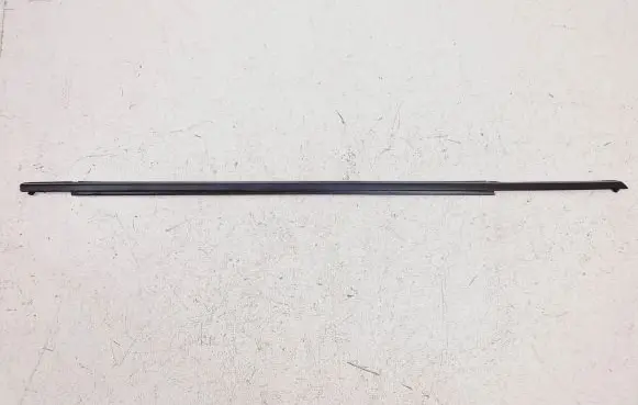 Ford Escape IV Front door glass trim molding LJ6BS20562 LJ6BS20562AA LV4BS20562