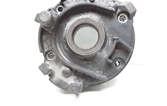 Volvo V70 Oil pump 3077709 3514705
