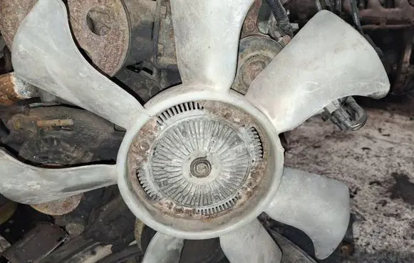Ford Maverick Viscous fan clutch 
