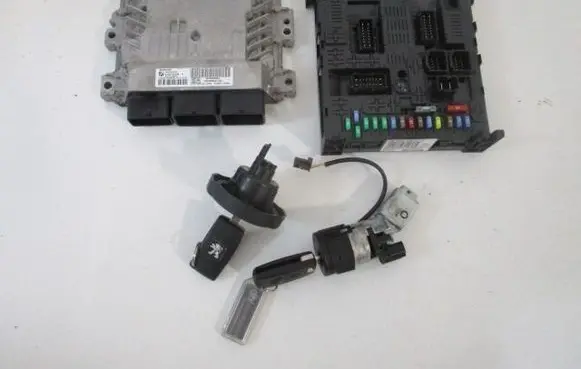 Peugeot 3008 I Engine ECU kit and lock set 9800268980