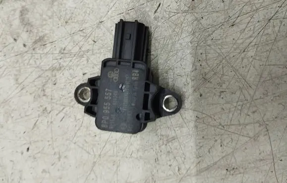 Audi A3 S3 8P Airbag deployment crash/impact sensor 8P0955557