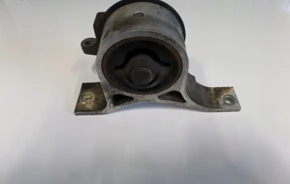 Nissan Murano Z50 Engine mount bracket Z50RH