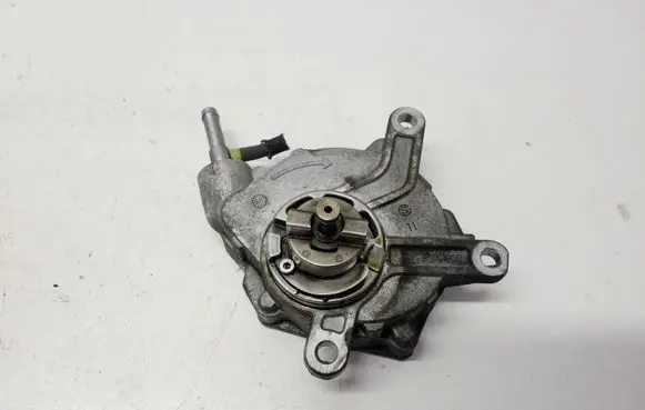 Toyota Avensis T270 Vacuum pump