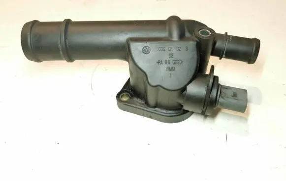 Volkswagen Golf V Engine coolant pipe/hose 03G121132B