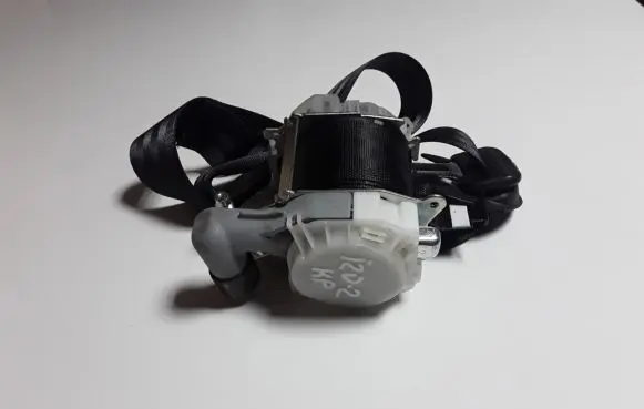 Hyundai i20 (PB PBT) Front seatbelt 0120610121