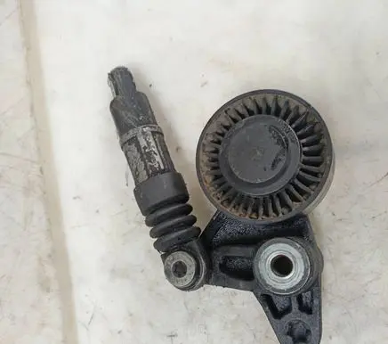 Volkswagen Touareg I Generator/alternator belt tensioner 059145201F