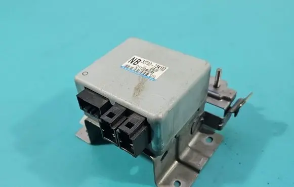 Suzuki Swift I Central body control module 3872073K1 IMPRK1555713