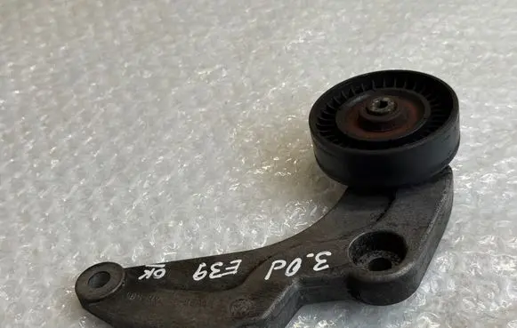 BMW 5 E39 Generator/alternator bracket 11282248561 2248561