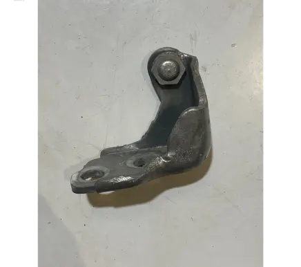 Ford Mustang VI Front door lower hinge 22811