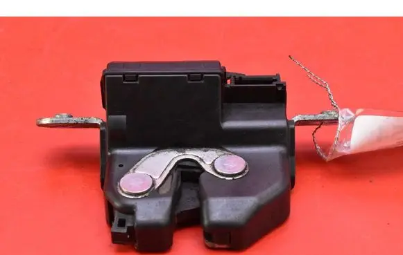 Tailgate/trunk/boot lock/catch/latch